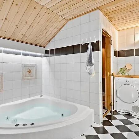 Ferienhaus Amazing In With Sauna *